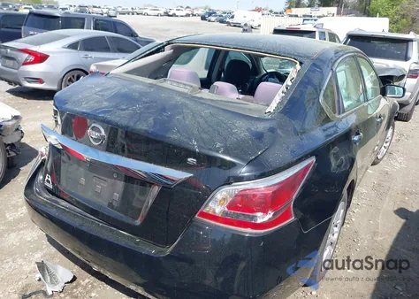 2015 Nissan Altima 2.5/2.5 S/2.5 Sl/2.5 Sv z USA, uszkodzony, nr VIN 1N4AL3AP2FN316557